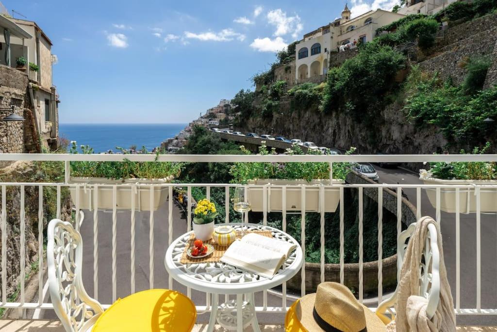 House On The Rock Apartment Positano Exterior photo